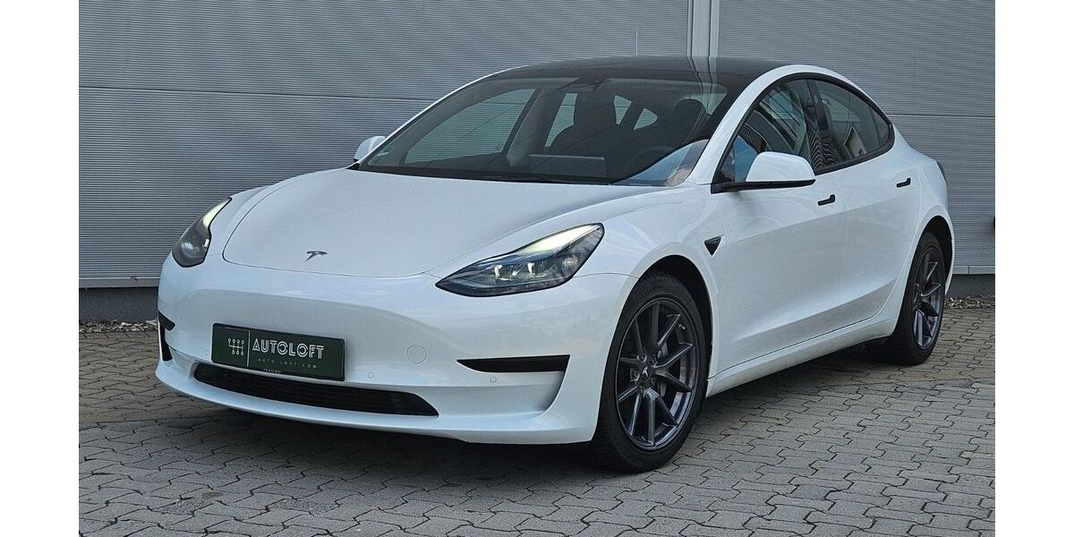 Tesla Model 3 106.589 km 24.940 &euro; Braunschweig 38112