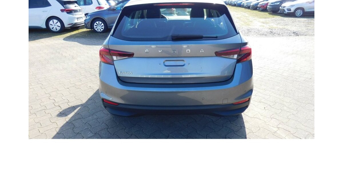 Skoda Fabia 1.0 Ambition TSI BMT DSG Navi Klima 12.500 km 16.990 &euro; Vordorf 38533