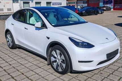 Tesla Model Y 78.212 km 31.970 &euro; Braunschweig 38112