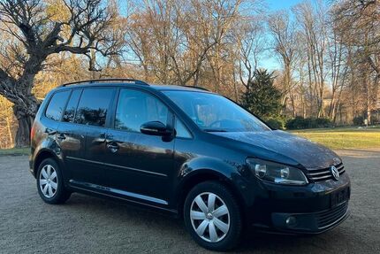 VW Touran 272.000 km 2.990 &euro; Vechelde 38159