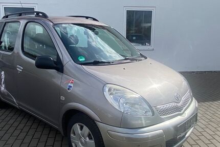 Toyota Yaris 260.000 km 2.900 &euro; Goslar 38644