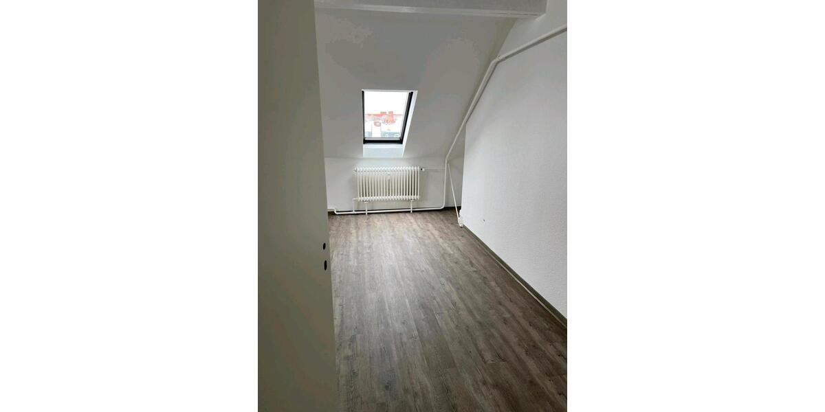 Dachgeschoßwohnung Braunschweig Lehndorf-Watenbüttel - 3 Zimmer, 100 m&sup2;, 800&euro; | Angebot:25631777