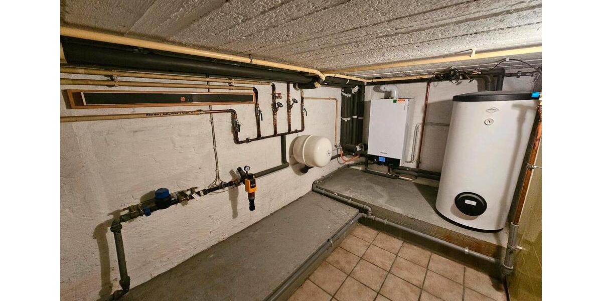 Einfamilienhaus Hillerse - 8 Zimmer, 220 m&sup2;, 1.400&euro; | Angebot:26635930