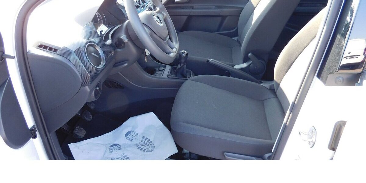 VW up! 1.0 Move MPI BMT 4Trg Klima Radio 31.700 km 11.690 &euro; Vordorf 38533