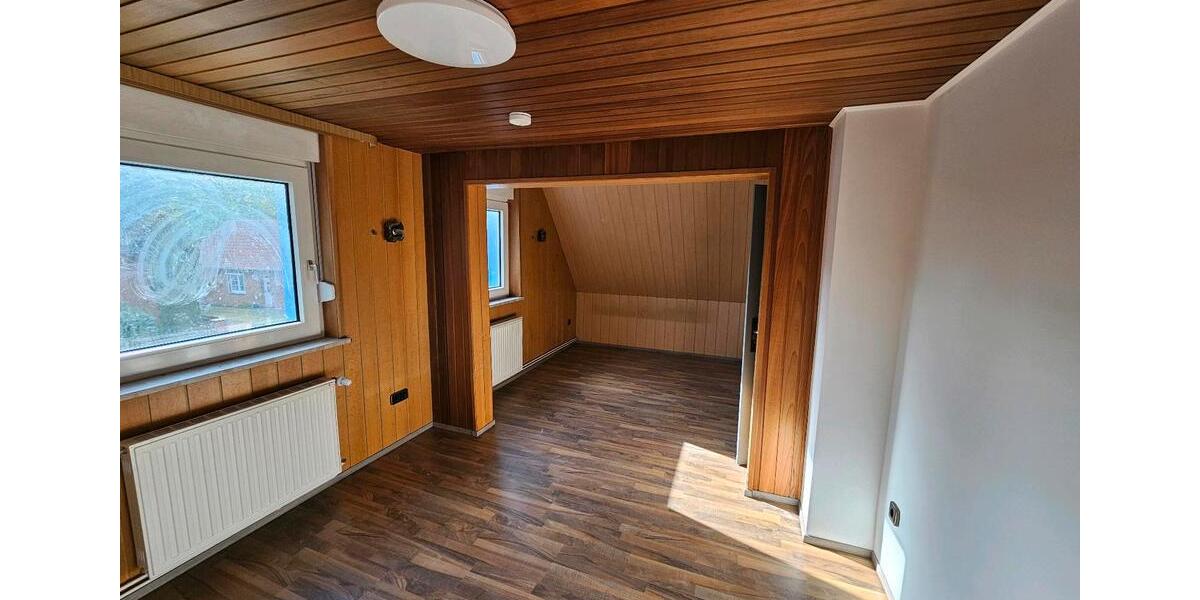 Einfamilienhaus Hillerse - 8 Zimmer, 220 m&sup2;, 1.400&euro; | Angebot:26635930