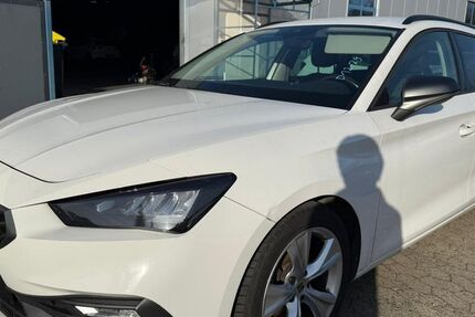 Seat Leon 163.192 km 11.990 &euro; Braunschweig 38122