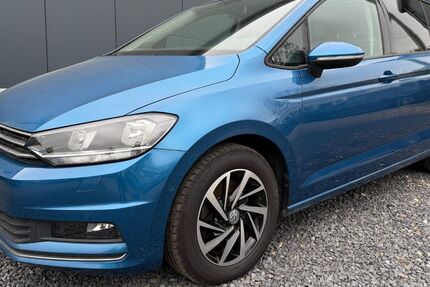 VW Touran 71.400 km 17.990 &euro; Braunschweig 38110