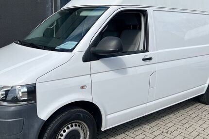 VW T5 Transporter 182.000 km 12.550 &euro; BRAUNSCHWEIG 38122