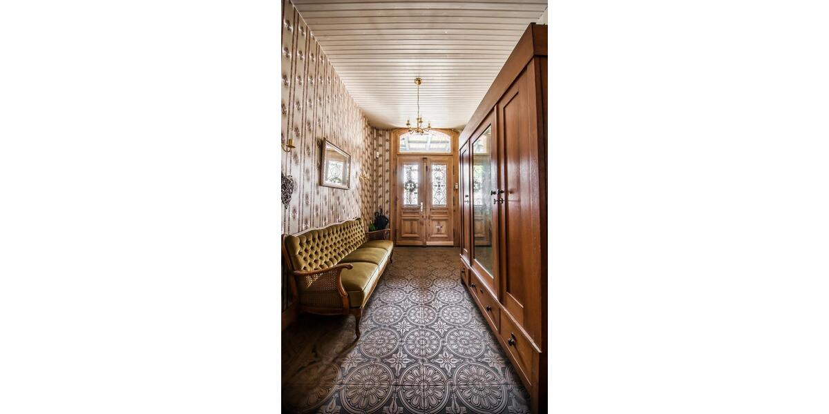 Villa Schladen-Werla Werla - 8 Zimmer, 303 m&sup2;, 410.000&euro; | Angebot:25106024