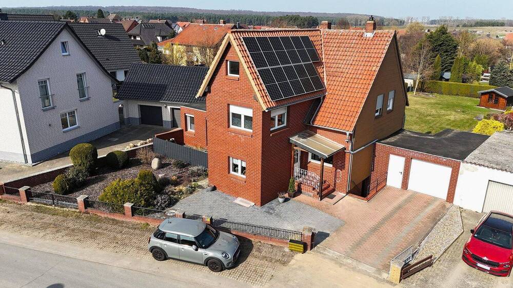 Einfamilienhaus Königslutter (Lauingen) Lauingen - 7 Zimmer, 201 m&sup2;, 309.000&euro; | Angebot:25957460