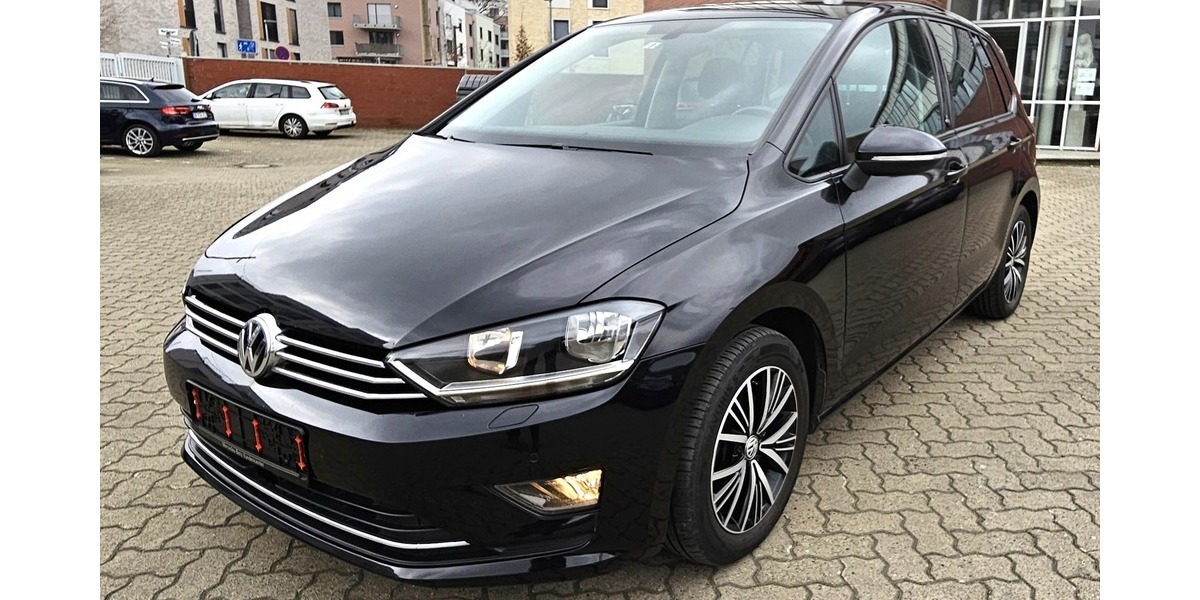 VW Golf Sportsvan VII Sound, KLIMA, ACC, AHK,1 Hand 239.000 km 8.888 &euro; Braunschweig 38106