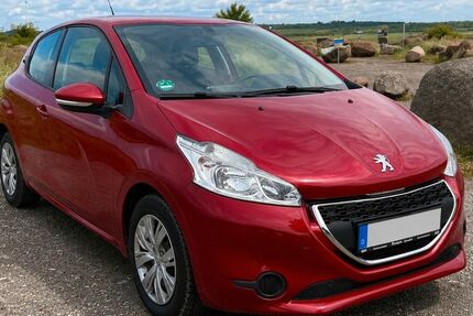 Peugeot 208 102.000 km 3.650 &euro; Schöningen 38364