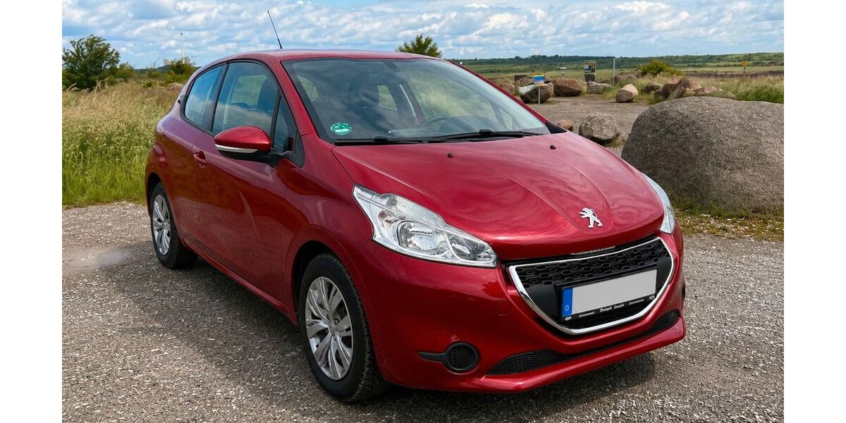 Peugeot 208 102.000 km 3.650 &euro; Schöningen 38364