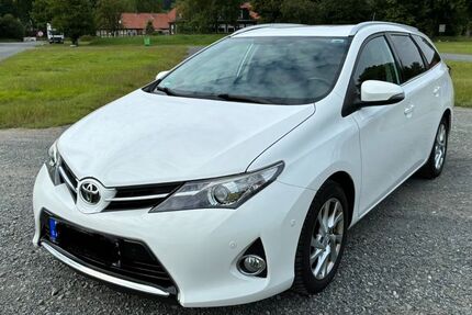 Toyota Auris 167.000 km 9.500 &euro; Goslar 38640