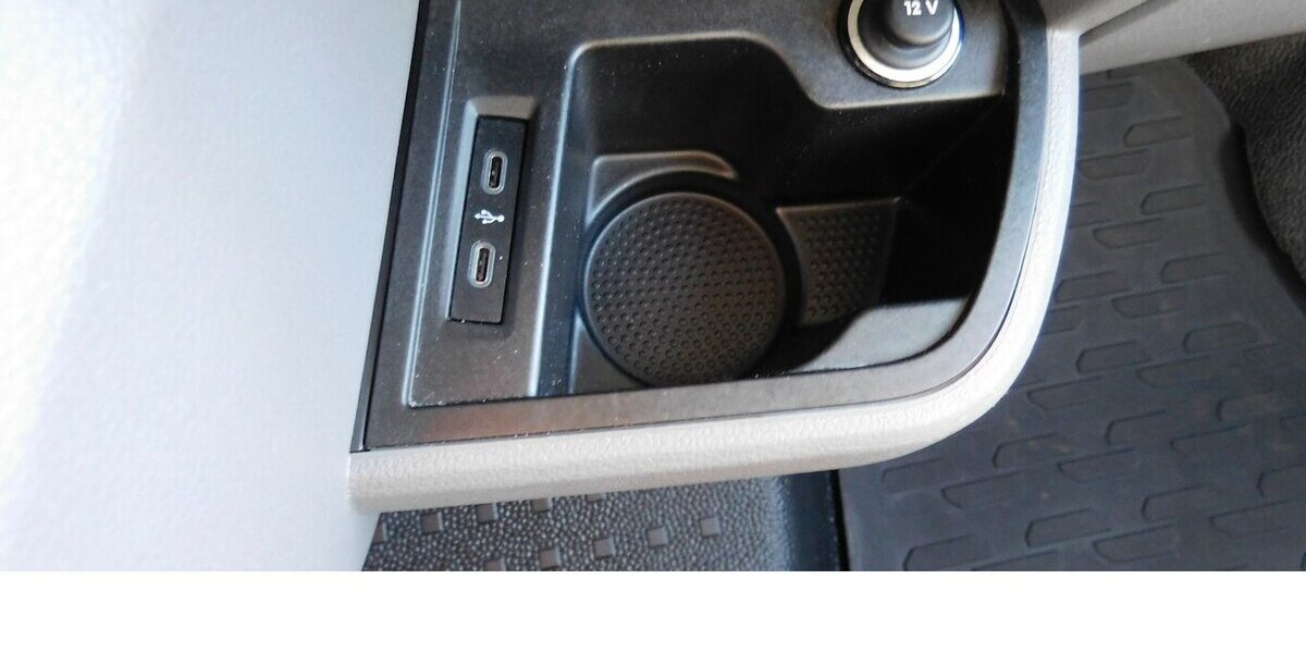 VW T6.1 Transporter 2.0 TDI BMT 3Sitze Navi Klima 30.000 km 28.990 &euro; Vordorf 38533