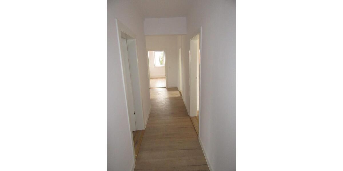 Etagenwohnung Vechelde - 5 Zimmer, 95 m&sup2;, 900&euro; | Angebot:26005657