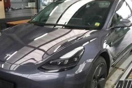 Tesla Model 3 80.250 km 26.750 &euro; Schöningen 38364