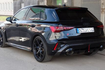 Audi RS3 18.792 km 61.970 &euro; Braunschweig 38116