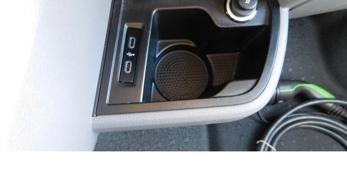 VW T6.1 Transporter 1 Abt e- Lang DSG 4-Gang Klima 13.800 km 15.990 &euro; Vordorf 38533