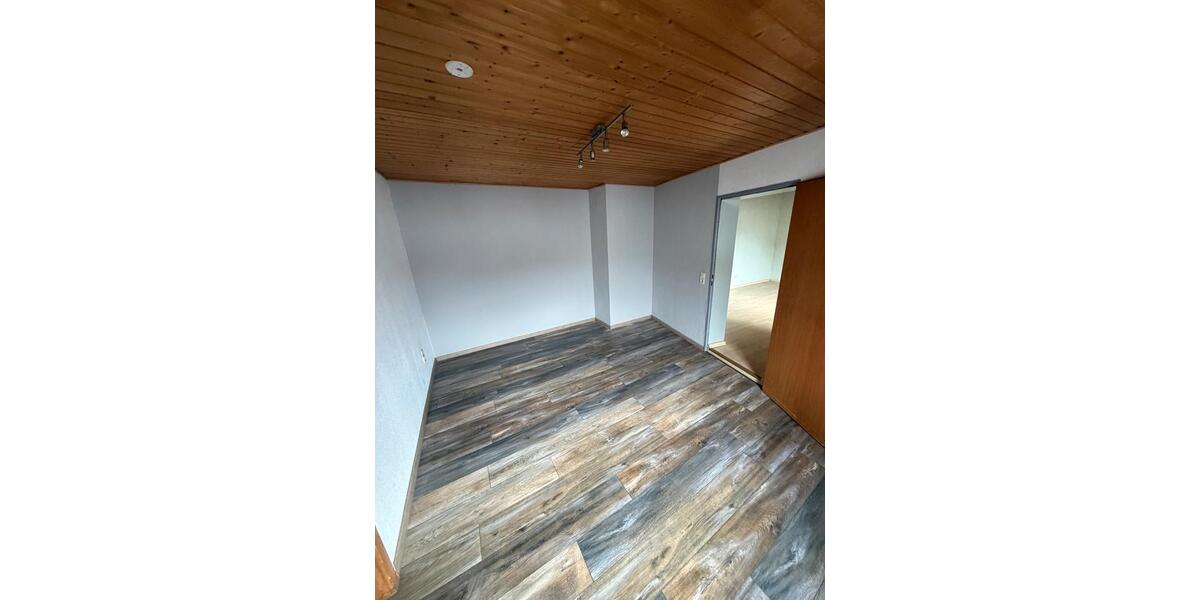 Etagenwohnung Langelsheim - 5.5 Zimmer, 135 m&sup2;, 1.000&euro; | Angebot:25225899