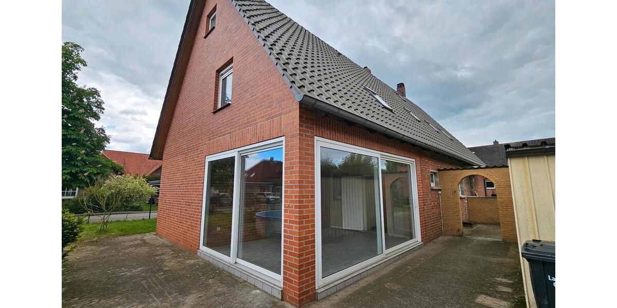 Einfamilienhaus Hillerse - 8 Zimmer, 220 m&sup2;, 1.400&euro; | Angebot:26635930