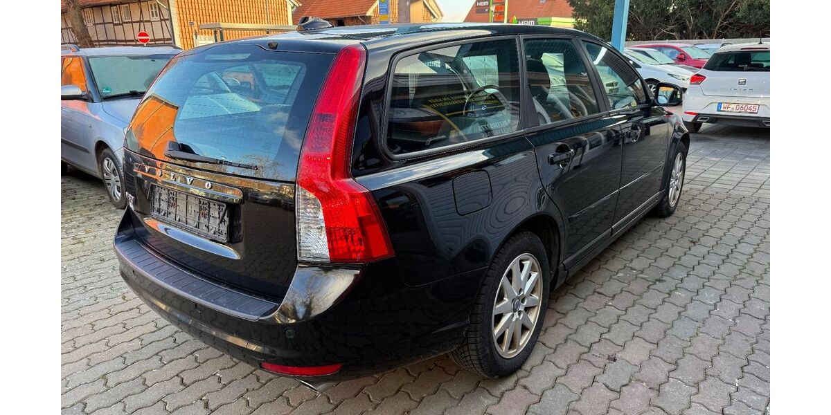 Volvo V50 260.000 km 2.950 &euro; Wolfenbüttel (Halchter) 38304
