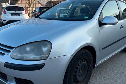 VW Golf 153.000 km 4.900 &euro; Lehre 38165