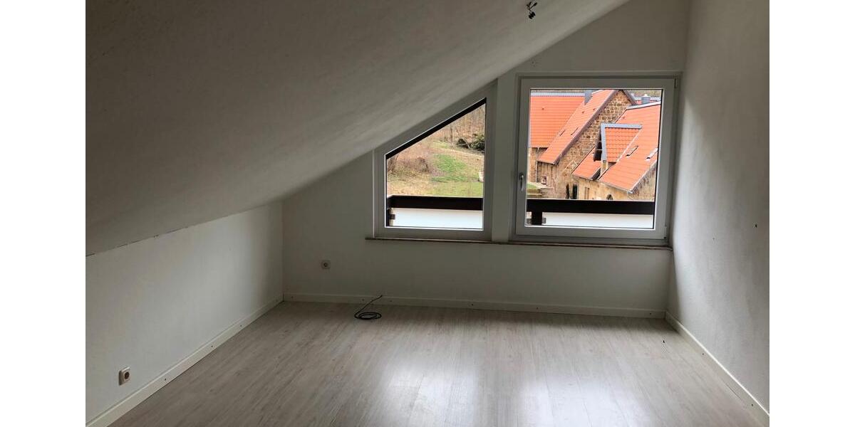 Dachgeschoßwohnung Holle - 4 Zimmer, 94 m&sup2;, 1.050&euro; | Angebot:25291873