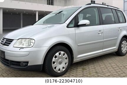 VW Touran 218.000 km 2.950 &euro; Adersheim 38304