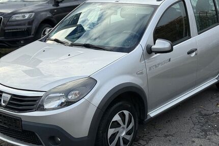 Dacia Sandero 89.900 km 3.550 &euro; Salzgitter 38229