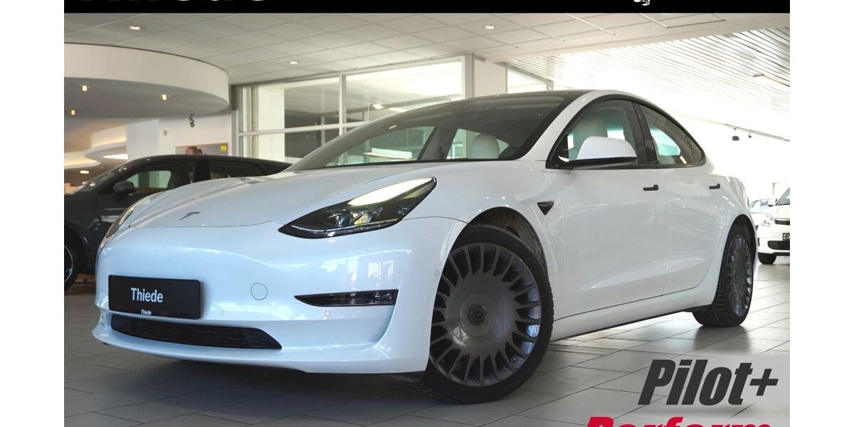 Tesla Model 3 26.100 km 29.350 &euro; Schöningen 38364