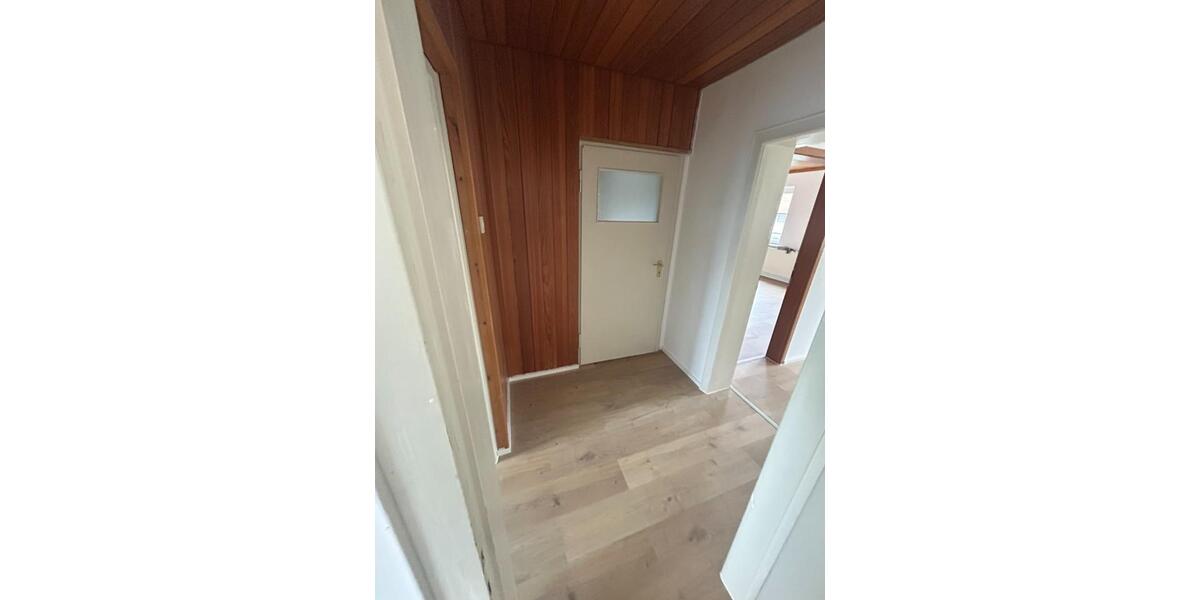 Etagenwohnung Braunschweig Broitzem - 3 Zimmer, 100 m&sup2;, 850&euro; | Angebot:24649980