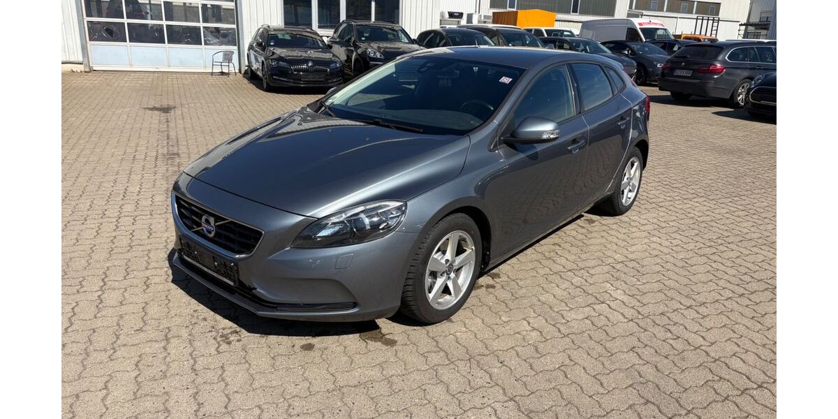 Volvo V40 194.000 km 7.990 &euro; Salzgitter 38229