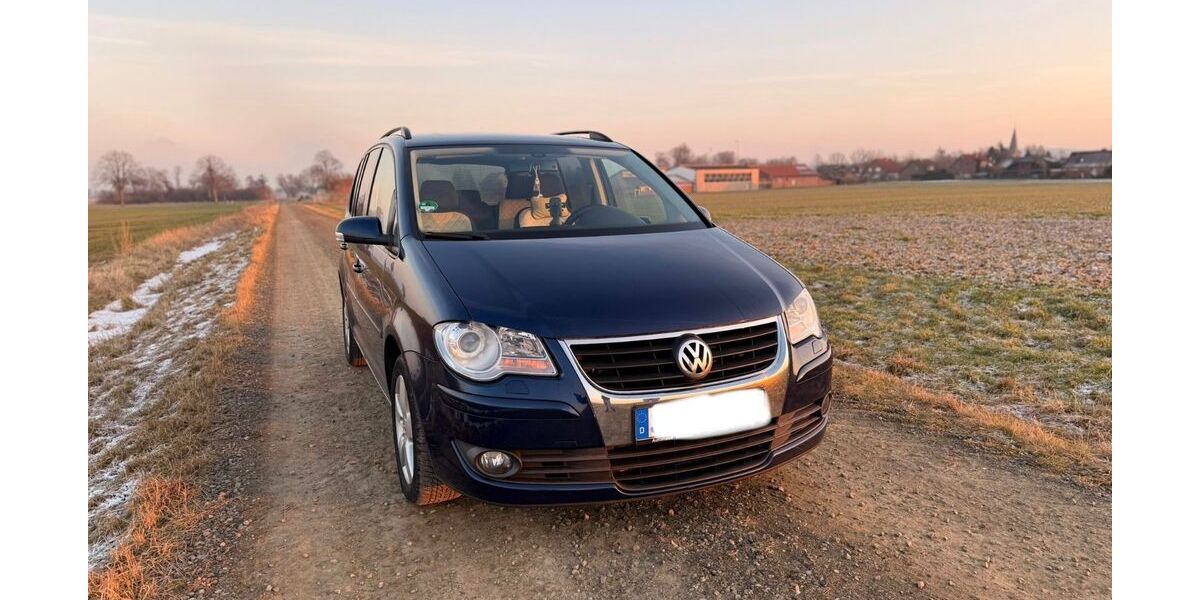 VW Touran 151.000 km 7.000 &euro; Salzgitter 38228