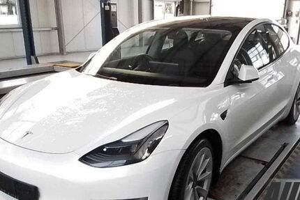 Tesla Model 3 82.950 km 27.950 &euro; Schöningen 38364