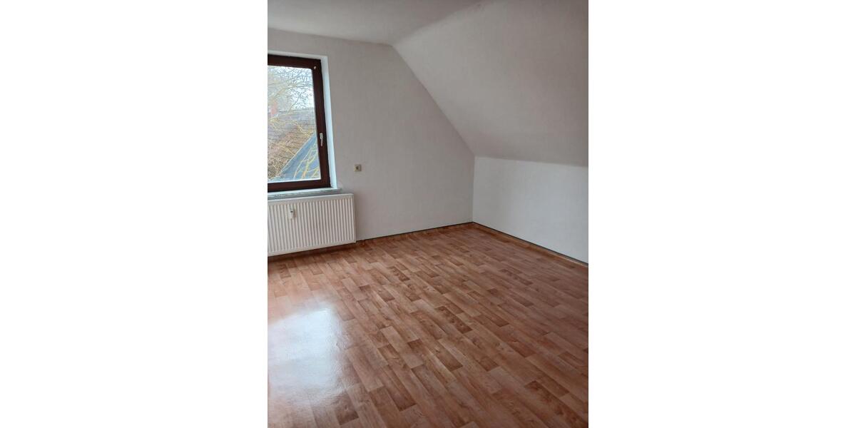 Dachgeschoßwohnung Schöppenstedt - 5 Zimmer, 69 m&sup2;, 380&euro; | Angebot:26561242