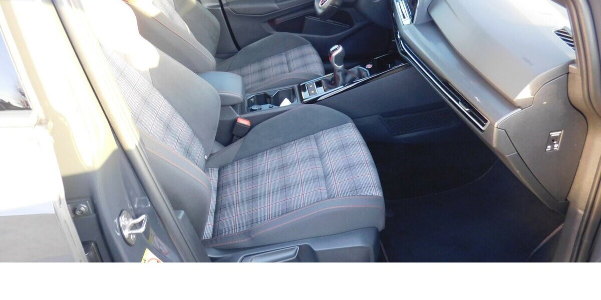 VW Golf 2.0 VIII GTI Performance TSI BMT Navi 25.600 km 24.990 &euro; Vordorf 38533