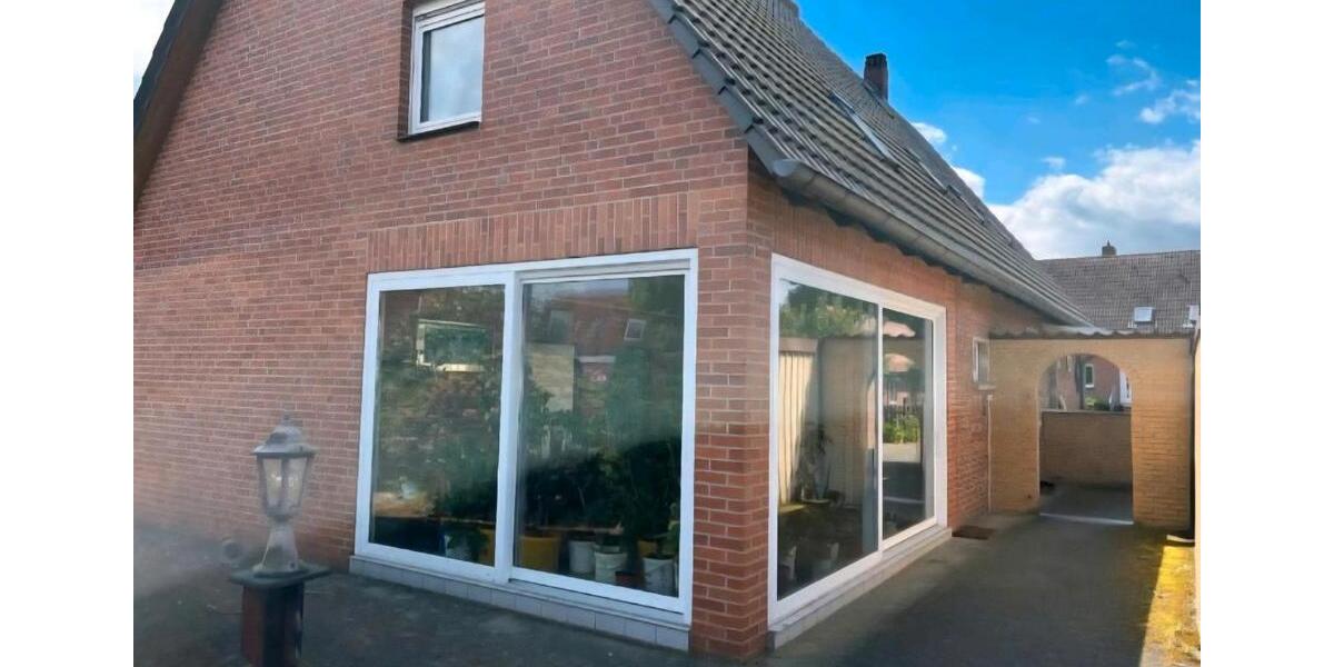 Einfamilienhaus Hillerse - 8 Zimmer, 220 m&sup2;, 1.500&euro; | Angebot:26025785