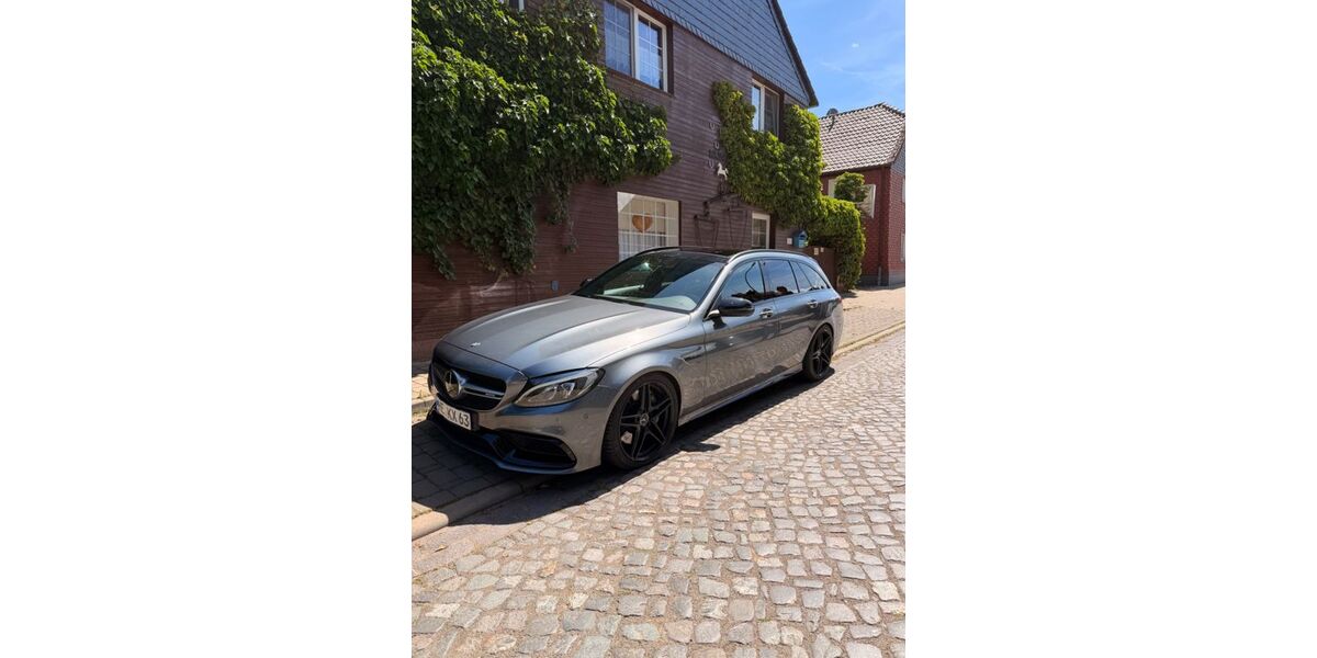 Mercedes-Benz C 63 AMG 147.890 km 31.600 &euro; Söllingen 38387