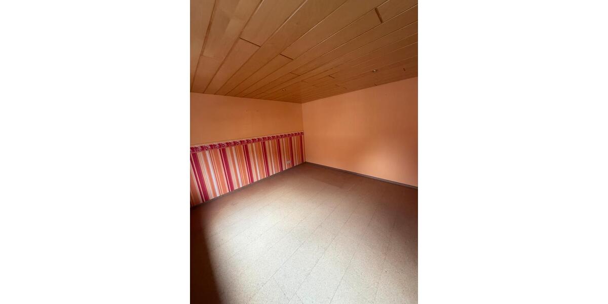 Etagenwohnung Langelsheim - 5.5 Zimmer, 135 m&sup2;, 1.000&euro; | Angebot:25225899