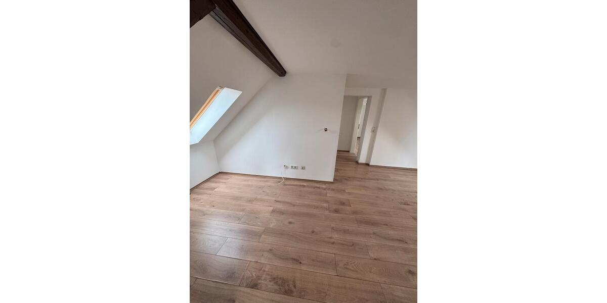 Dachgeschoßwohnung Salzgitter Ortschaft Ost - 2.5 Zimmer, 70 m&sup2;, 600&euro; | Angebot:26419487