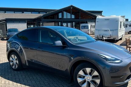 Tesla Model Y 28.000 km 35.990 &euro; Lagesbüttel (Braunschweig) 38179