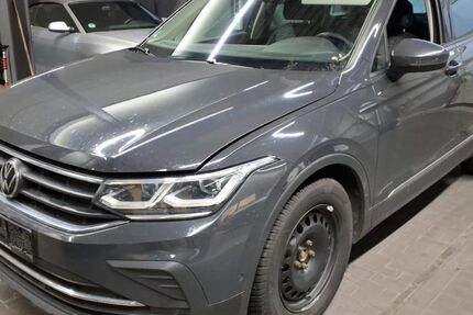 VW Tiguan 237.149 km 16.990 &euro; Braunschweig 38122