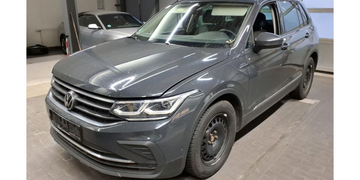VW Tiguan 237.149 km 16.990 &euro; Braunschweig 38122