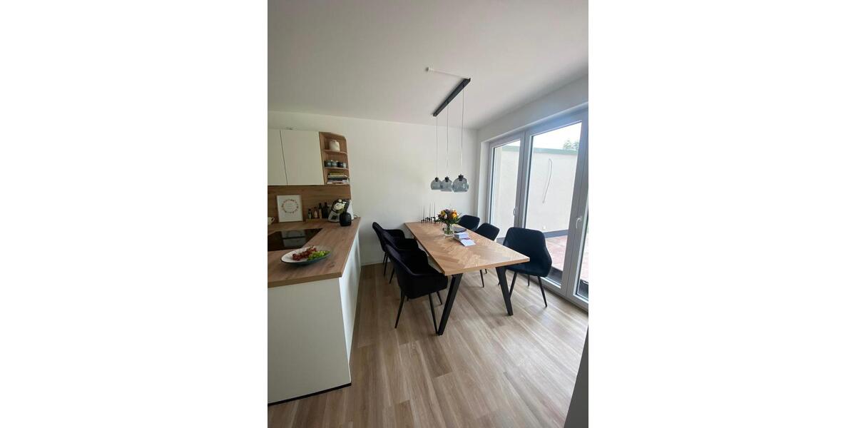 Erdgeschoßwohnung Schwülper - 4 Zimmer, 105 m&sup2;, 1.522&euro; | Angebot:25858318