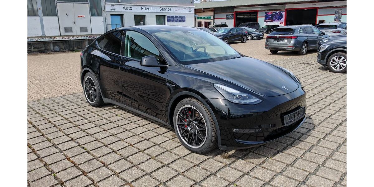 Tesla Model Y 40.110 km 36.970 &euro; Braunschweig 38112