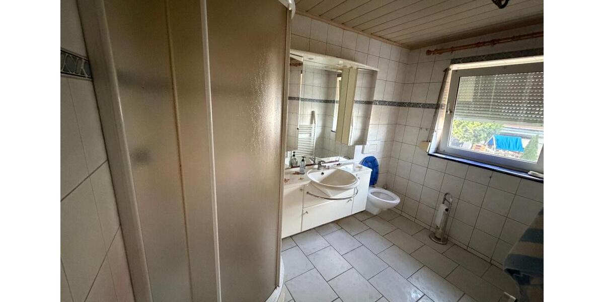 Reihenhaus Salzgitter Ortschaft Südost - 3 Zimmer, 100 m&sup2;, 100.000&euro; | Angebot:23818135