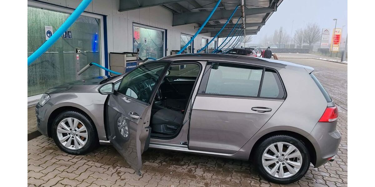 VW Golf 134.000 km 10.500 &euro; Peine 31224