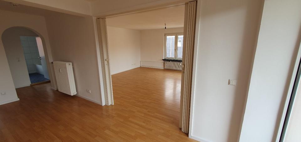 Etagenwohnung Salzgitter Ortschaft Ost - 4.5 Zimmer, 120 m&sup2;, 960&euro; | Angebot:25294308