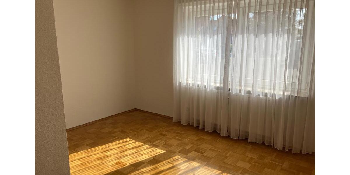 Erdgeschoßwohnung Wasbüttel - 5 Zimmer, 163 m&sup2;, 1.250&euro; | Angebot:25964833